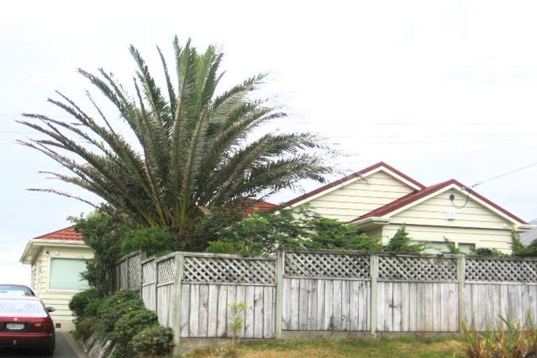 Photo of property in 75 Ranui Crescent, Khandallah, Wellington, 6035