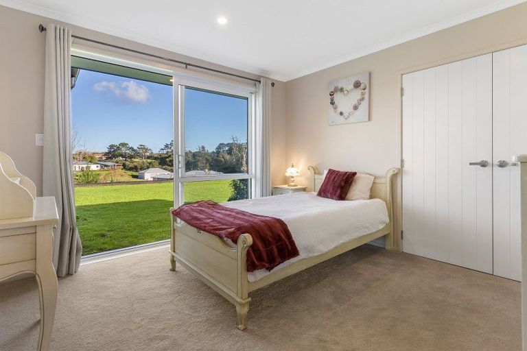 Photo of property in 43e Terry Smyth Drive, Kumeu, 0892