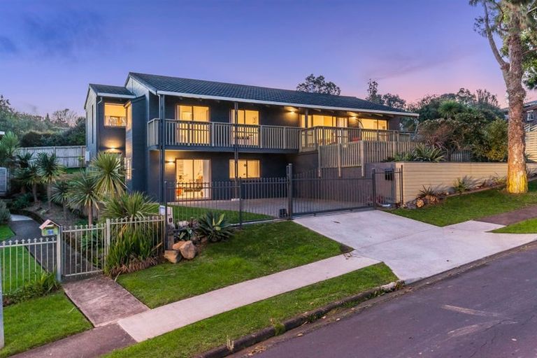 Photo of property in 112 Sartors Avenue, Browns Bay, Auckland, 0630