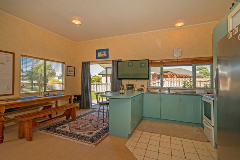 Photo of property in 17 Endeavour Close, Whitianga, 3510