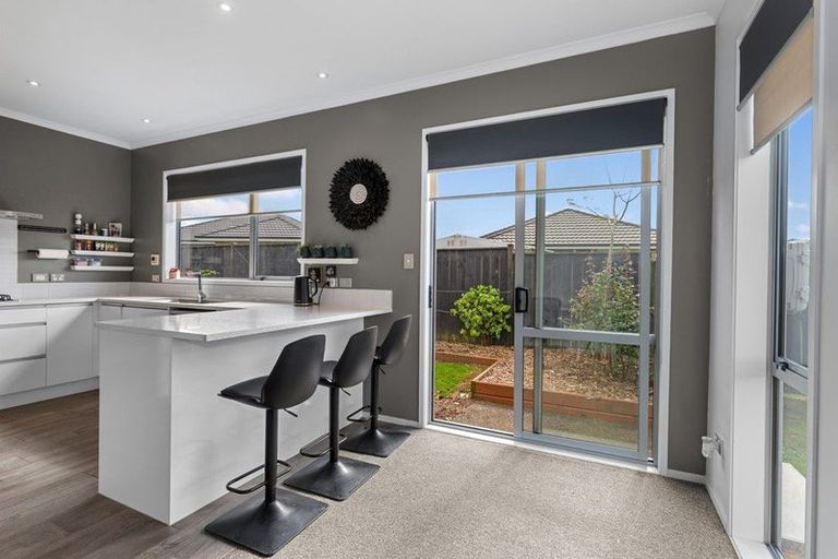 Photo of property in 14 Malbec Place, Huapai, Kumeu, 0810