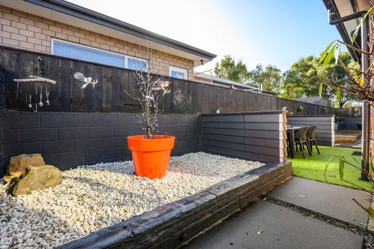 Photo of property in 18 Galea Grove, Kelvin Grove, Palmerston North, 4414