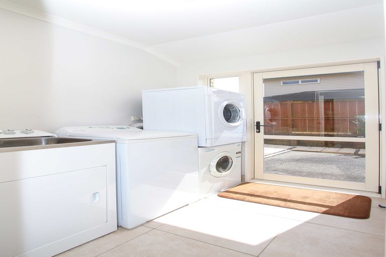 Photo of property in 8 Thyme Court, Flat Bush, Auckland, 2016