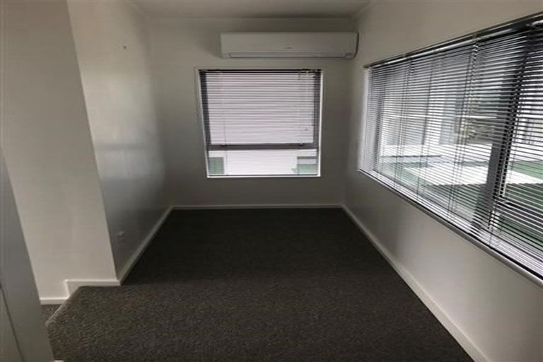 Photo of property in 264b Dowse Drive, Maungaraki, Lower Hutt, 5010