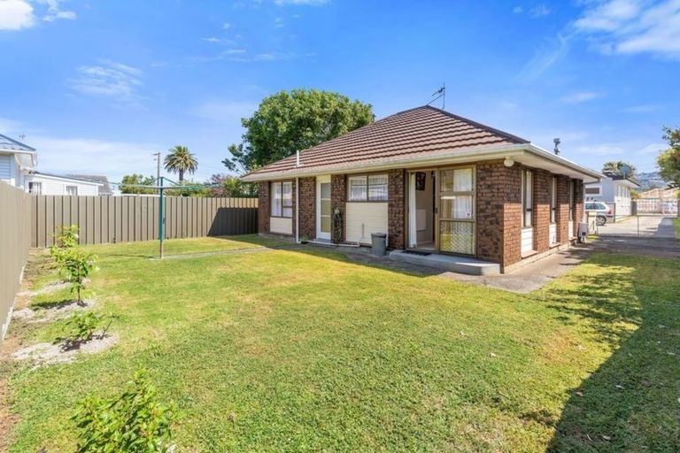 Photo of property in 142a Waiwhetu Road, Waterloo, Lower Hutt, 5011