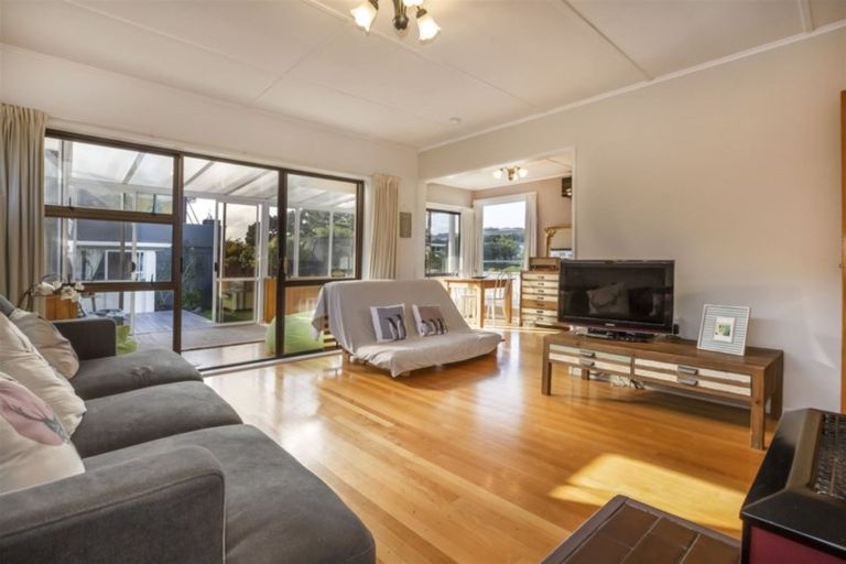 Photo of property in 31 Beazley Avenue, Paparangi, Wellington, 6037