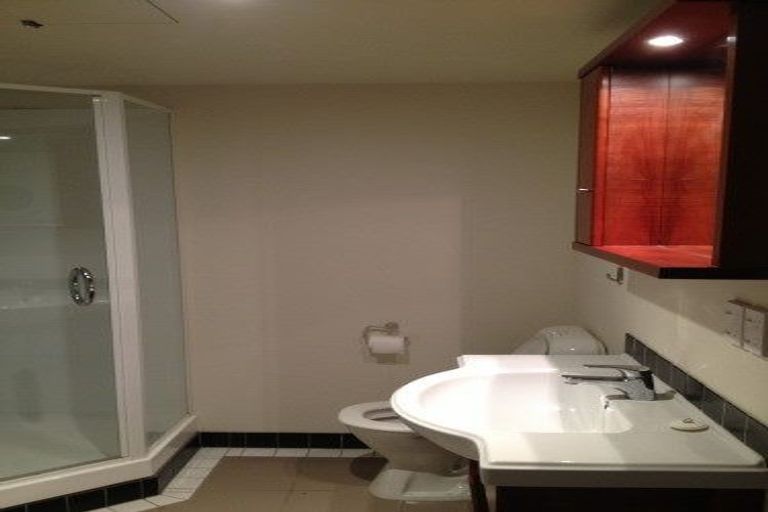 Photo of property in 50c Hawker Street, Mount Victoria, Wellington, 6011