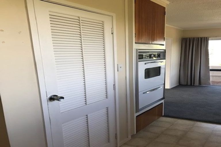 Photo of property in 2/31 Mccrystal Avenue, Bucklands Beach, Auckland, 2012