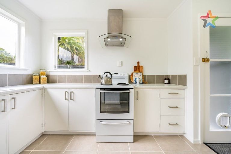 Photo of property in 177 Stokes Valley Road, Stokes Valley, Lower Hutt, 5019