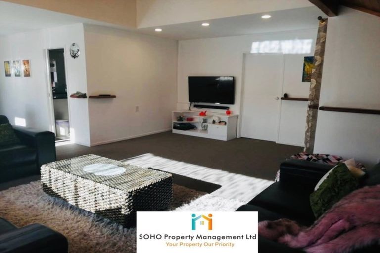 Photo of property in 234 Botany Road, Golflands, Auckland, 2013