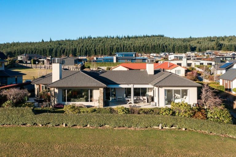 Photo of property in 15 Valley Crescent, Wanaka, 9305