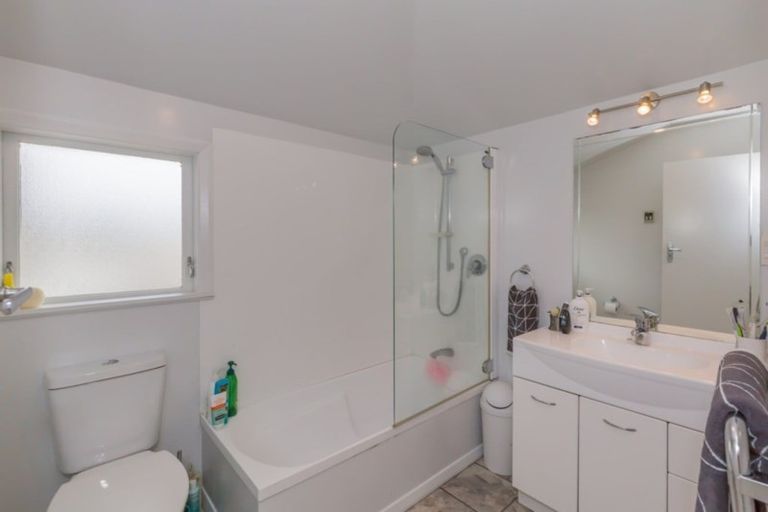 Photo of property in 61 Kawiu Road, Levin, 5510