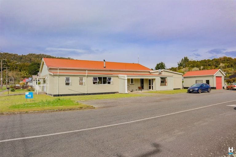 Photo of property in 37 Inverness Street, Dunollie, Runanga, 7803