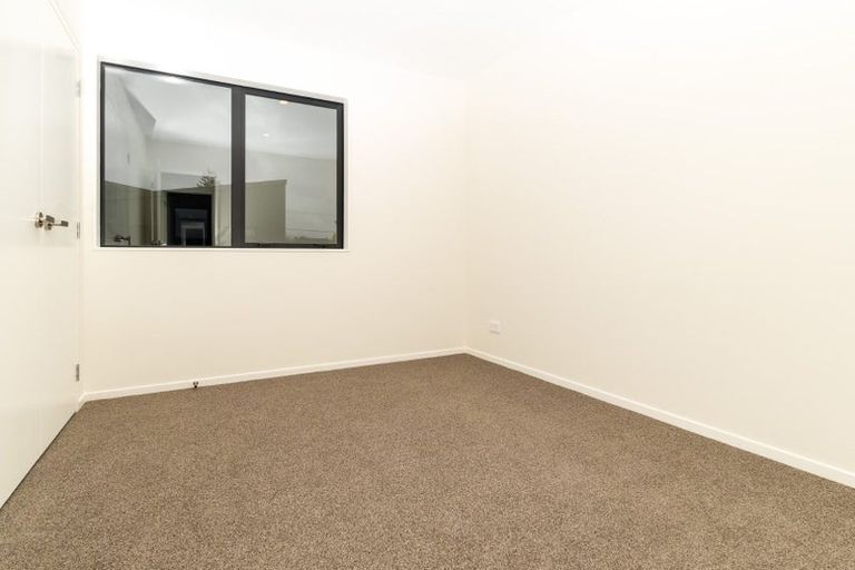 Photo of property in 12/476 West Coast Road, Glen Eden, Auckland, 0602