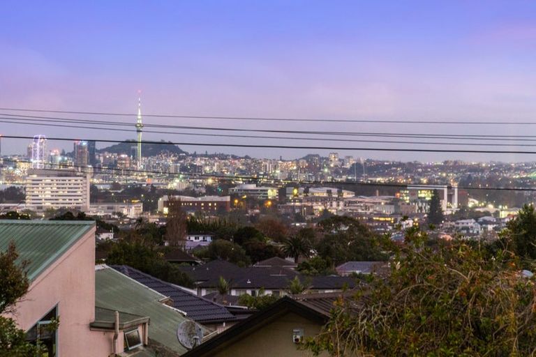 Photo of property in 219 East Coast Road, Campbells Bay, Auckland, 0620