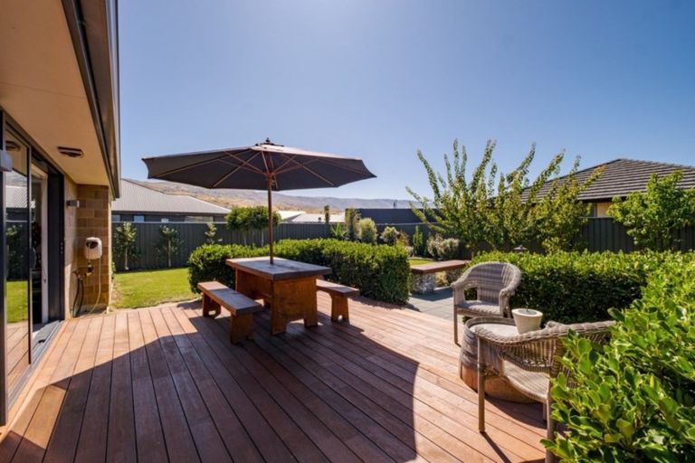 Photo of property in 4 Magnetic Place, Cromwell, 9310