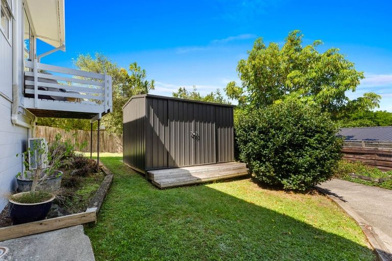 Photo of property in 15 Reynolds Place, Torbay, Auckland, 0630