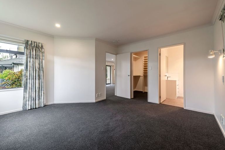 Photo of property in 14 Winston Avenue, Hokowhitu, Palmerston North, 4410