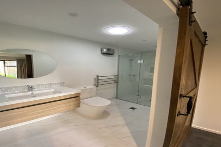 Photo of property in 105 Jack Hanley Drive, Jacks Point, Queenstown, 9371