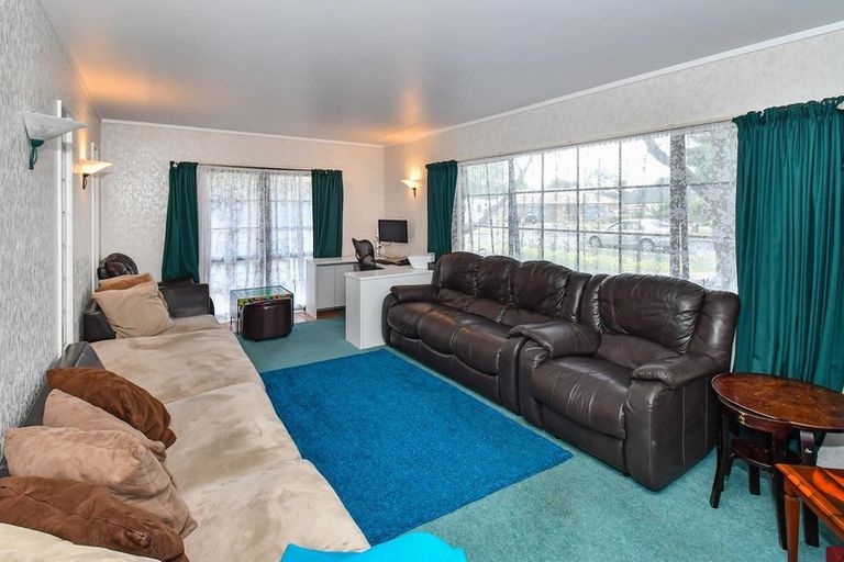 Photo of property in 21 Trossach Place, Wattle Downs, Auckland, 2103