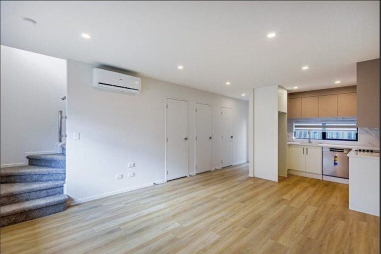Photo of property in 5/3 Pinefield Road, Whenuapai, Auckland, 0618
