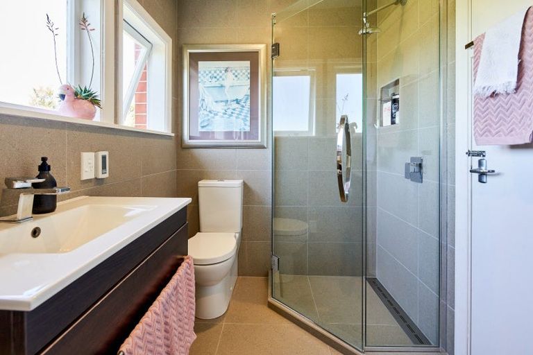 Photo of property in 60 Pomare Road, Tirohanga, Lower Hutt, 5010