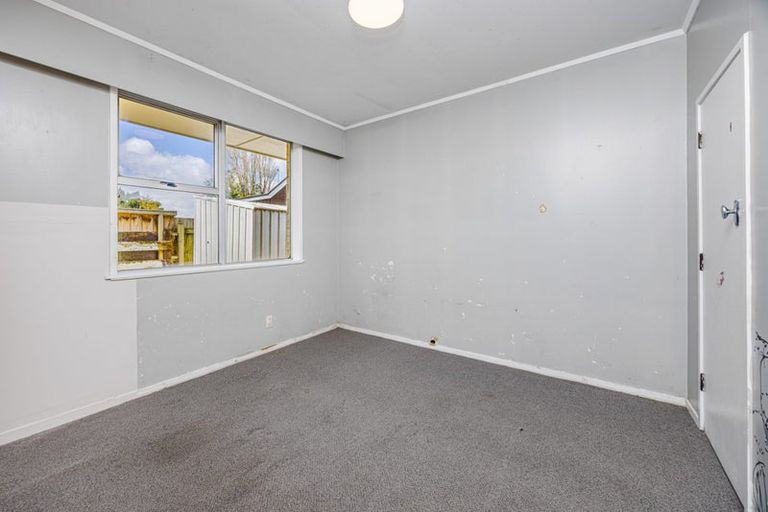 Photo of property in 11 Blanes Road, Weymouth, Auckland, 2103