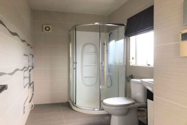 Photo of property in 23 Gibbston Crescent, Flat Bush, Auckland, 2016