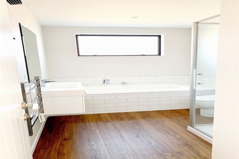 Photo of property in 26 Mount Creighton Crescent, Wanaka, 9305