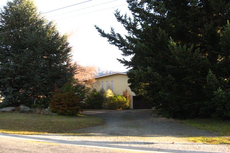 Photo of property in 1 Mincher Road, Kelvin Heights, Queenstown, 9300
