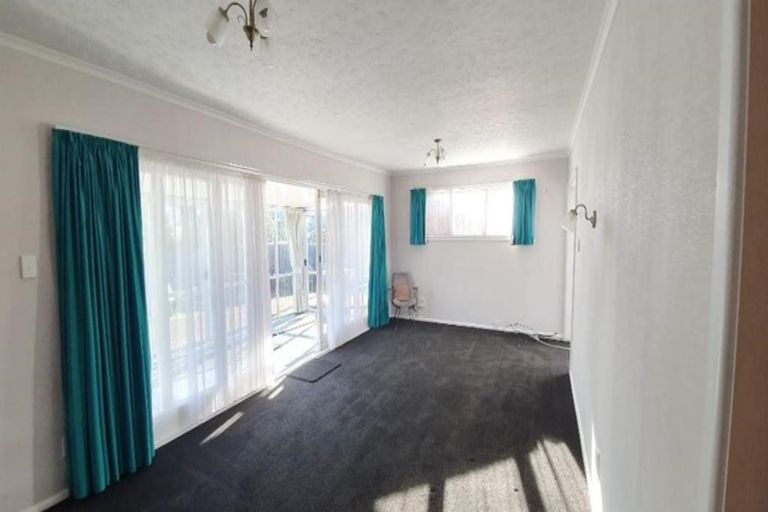 Photo of property in 17 Alpine View Lane, Parklands, Christchurch, 8083