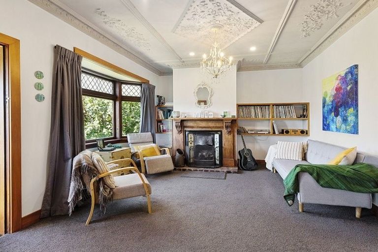 Photo of property in 107 Mortimer Terrace, Brooklyn, Wellington, 6021