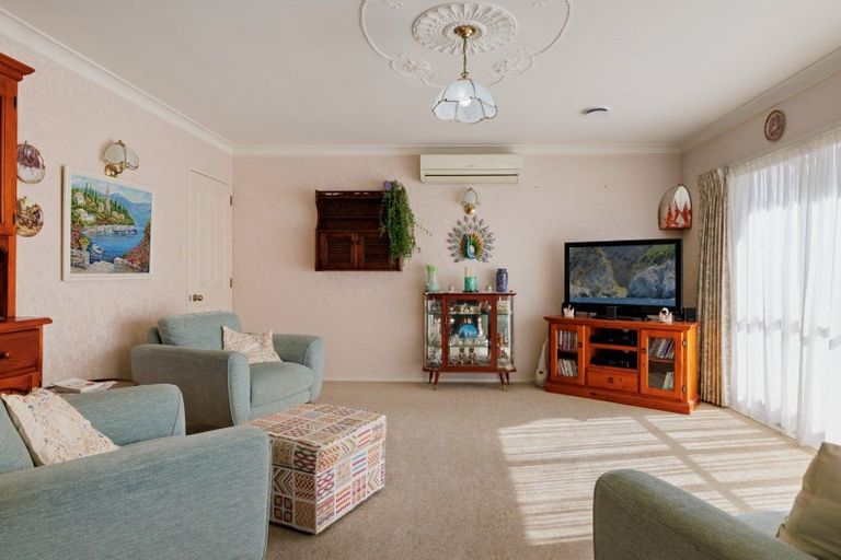 Photo of property in 10 Ridgemount Terrace, Welcome Bay, Tauranga, 3112