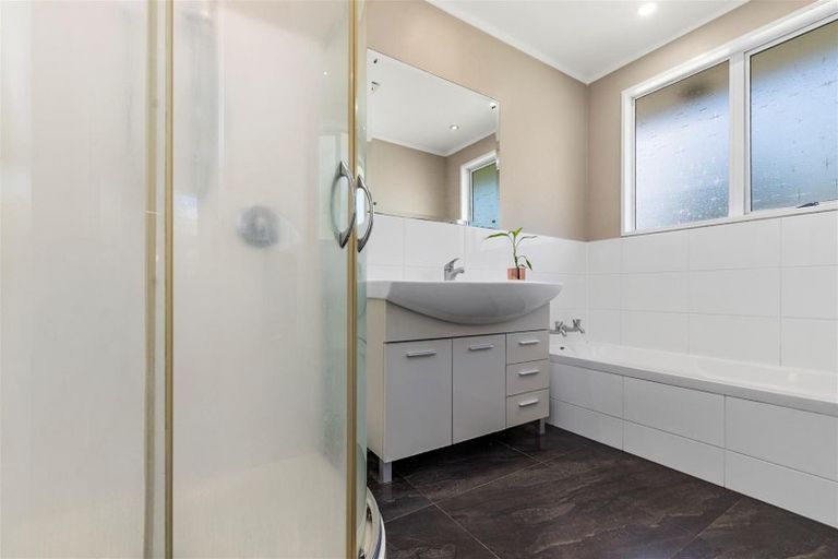 Photo of property in 100 Homedale Street, Pukehangi, Rotorua, 3015