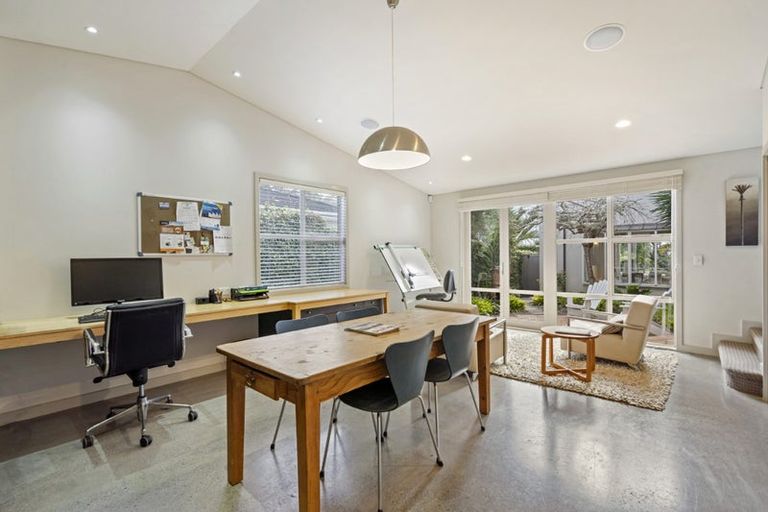 Photo of property in 2/2 Clifton Road, Hauraki, Auckland, 0622