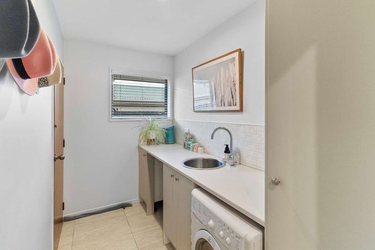 Photo of property in 19a Clipper Place, Redwood, Christchurch, 8051