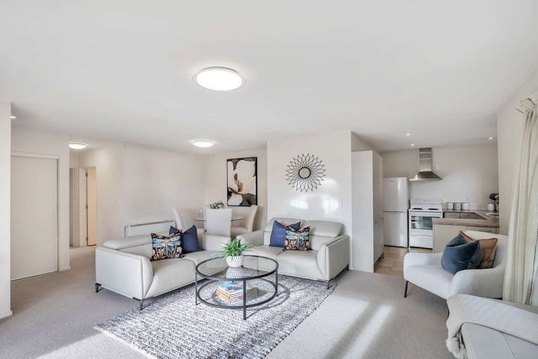 Photo of property in 1/117 Yaldhurst Road, Sockburn, Christchurch, 8042