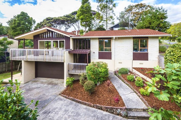 Photo of property in 23 Heaton Grove, Chatswood, Auckland, 0626