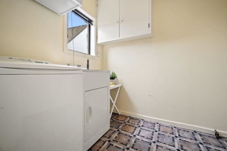 Photo of property in 2/7a Medbury Terrace, Fendalton, Christchurch, 8041