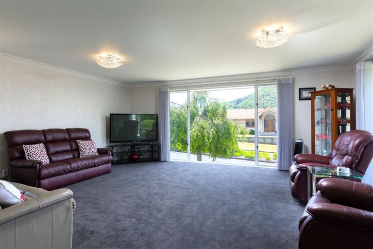 Photo of property in 8 Ranui Street, Waikawa, Picton, 7220