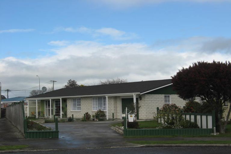 Photo of property in 34 Lowes Place, Solway, Masterton, 5810