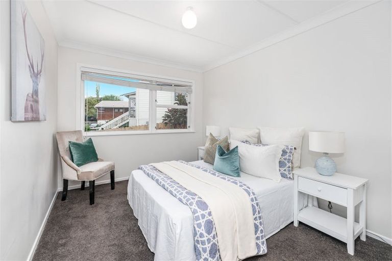 Photo of property in 44 Tahi Terrace, Glen Eden, Auckland, 0602