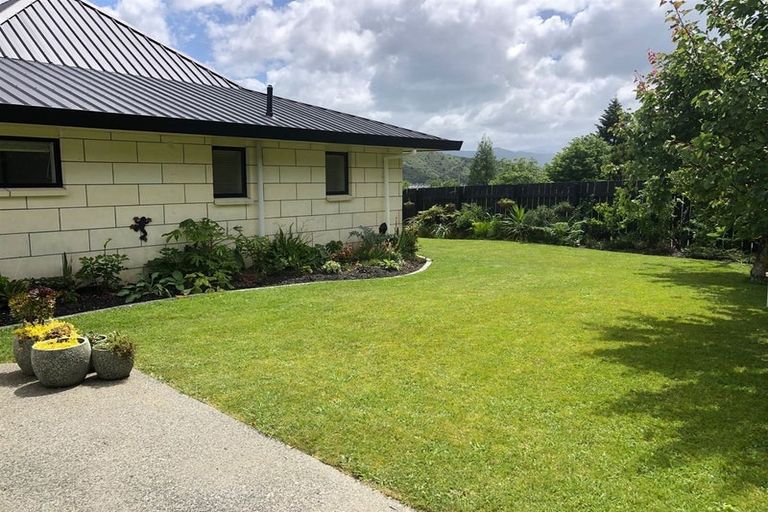 Photo of property in 108 Moana View Road, Waikawa, Picton, 7220