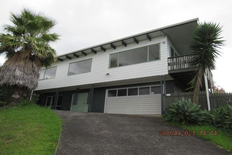 Photo of property in 7 Cyclarama Crescent, Massey, Auckland, 0614