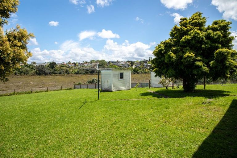 Photo of property in 35 Hillary Crescent, Belmont, Auckland, 0622