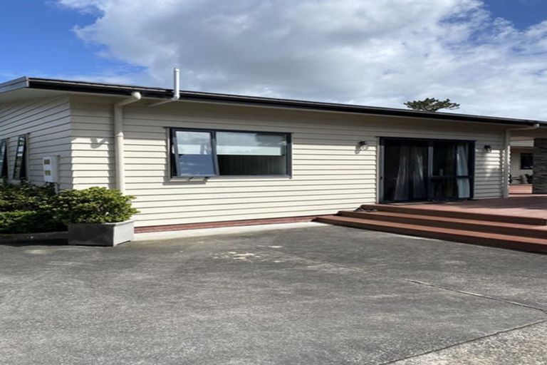Photo of property in 98 Lonely Track Road, Redvale, Auckland, 0632