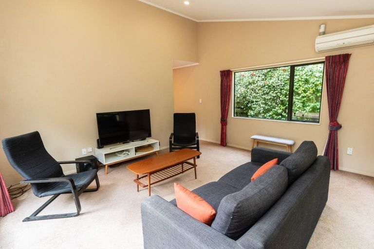 Photo of property in 51 Sunrise Boulevard, Tawa, Wellington, 5028