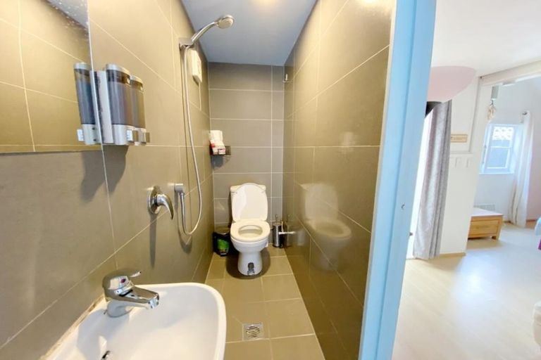 Photo of property in 397 Lake Road, Takapuna, Auckland, 0622