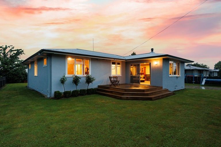 Photo of property in 10 Oriana Place, Highbury, Palmerston North, 4412