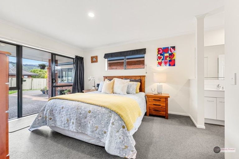 Photo of property in 5 Sapphire Grove, Birchville, Upper Hutt, 5018